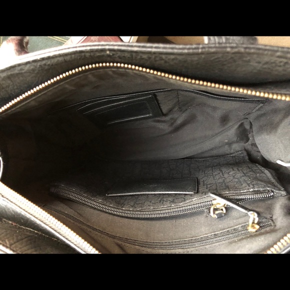 Calvin Klein handbag - Picture 3 of 5